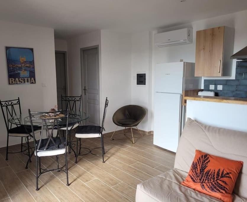 Petit A 3 Kms De La Apartment